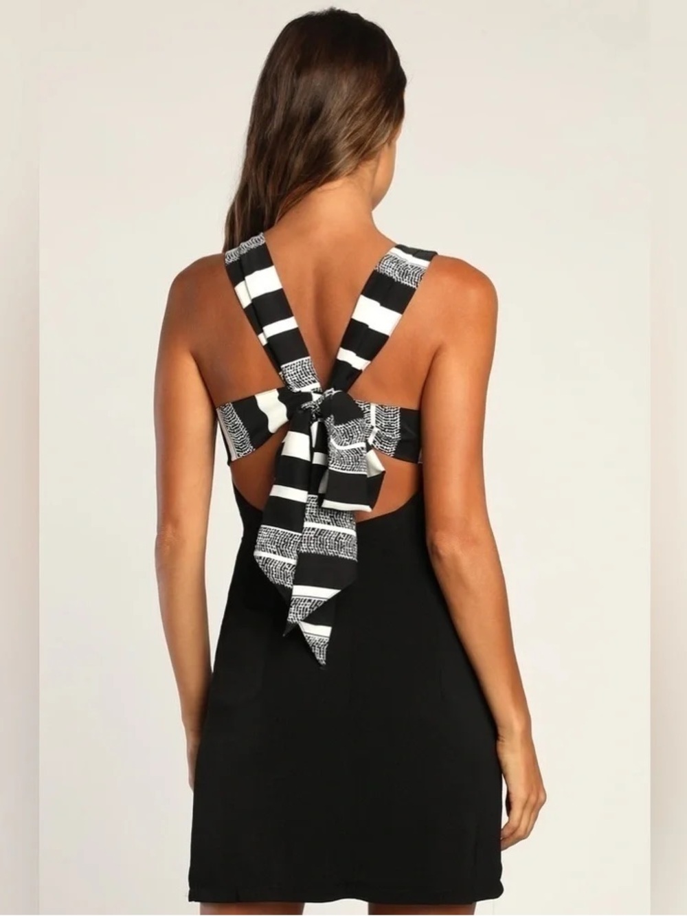 Lulu's Black Sleeveless Shift Dress